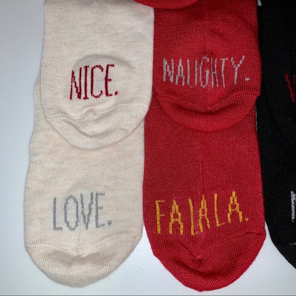 RAE Dunn Christmas 2020 10 ankle SOCKS Merry Chris - Picture 2 of 6